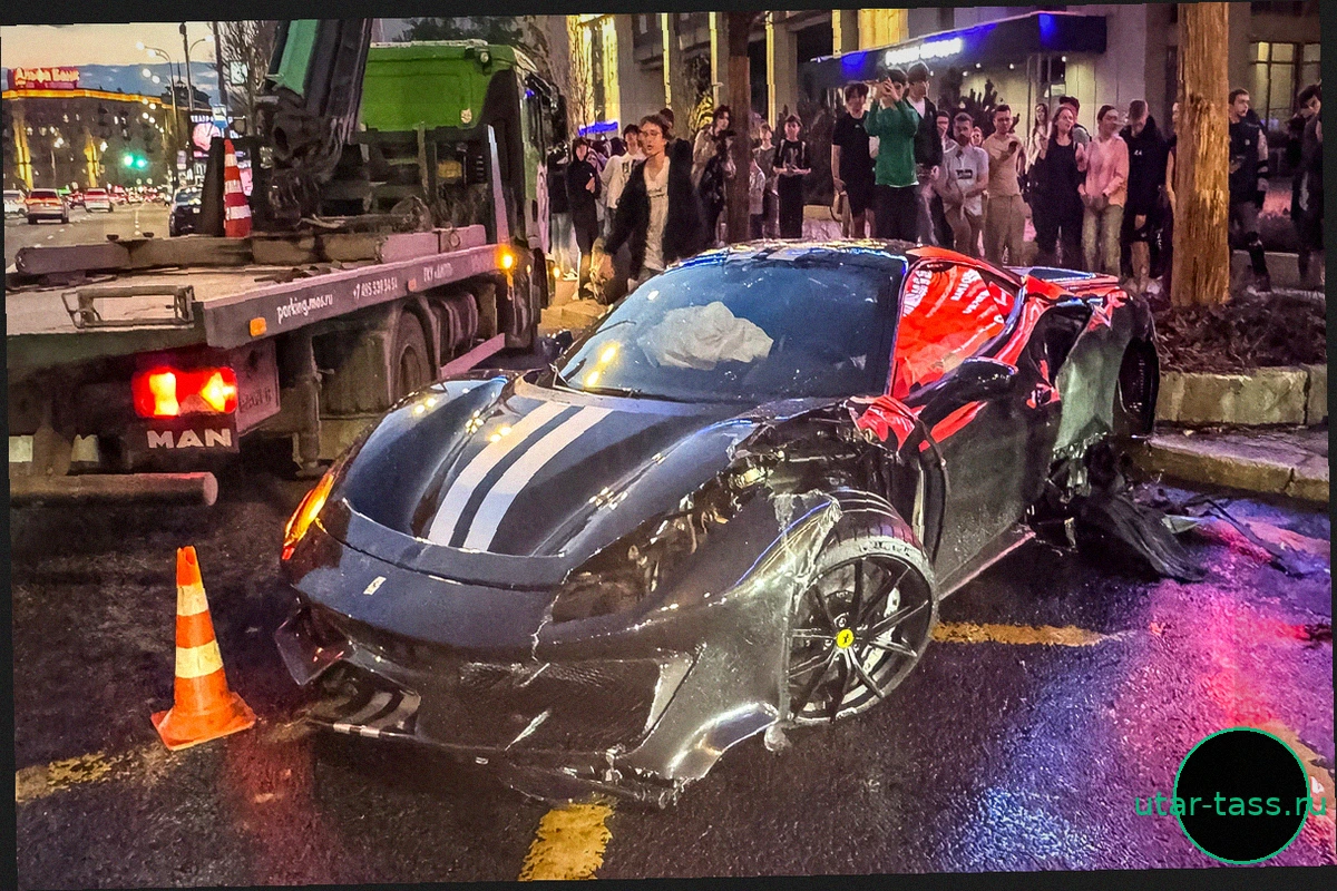 Автосалоны готовы подарить Ferrari российскому музыканту после ДТП