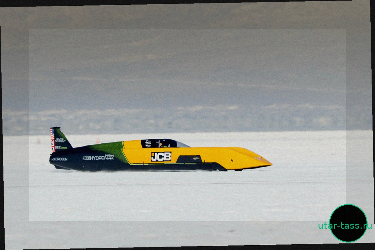 Водородный "ракетный автомобиль" JCB Hydromax побил рекорд скорости, разогнавшись до 653 км/ч