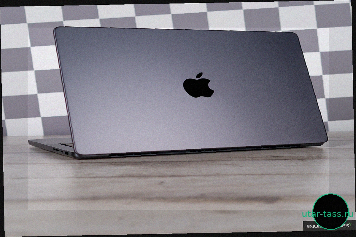 Выгодное предложение: Ноутбук Apple MacBook Pro 14 (M5) 16 ГБ / 512 ГБ, 5 звезд, за 1 554,90 €