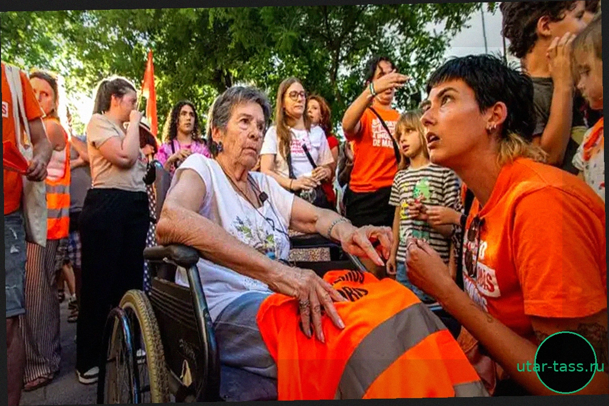 Власти Испании пытаются погасить протест из-за выселения 87-летней женщины за неуплату аренды. Но проблема гораздо глубже
