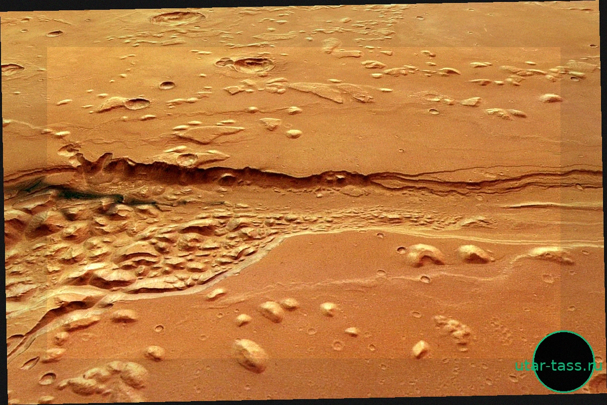Орбитальный аппарат Mars Express показал драматический марсианский ландшафт, сформированный древними наводнениями